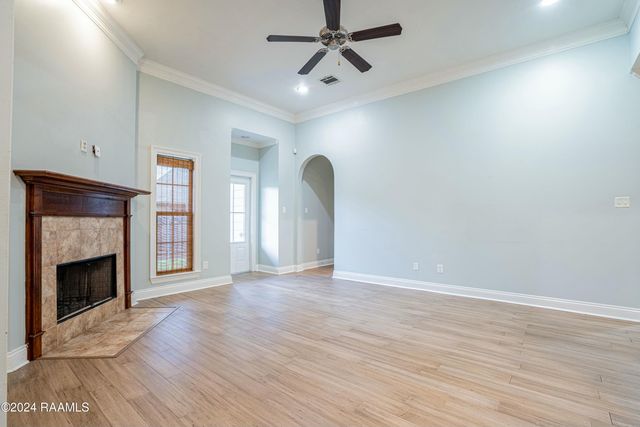 101 Tara Oak Drive, Carencro, LA 70520