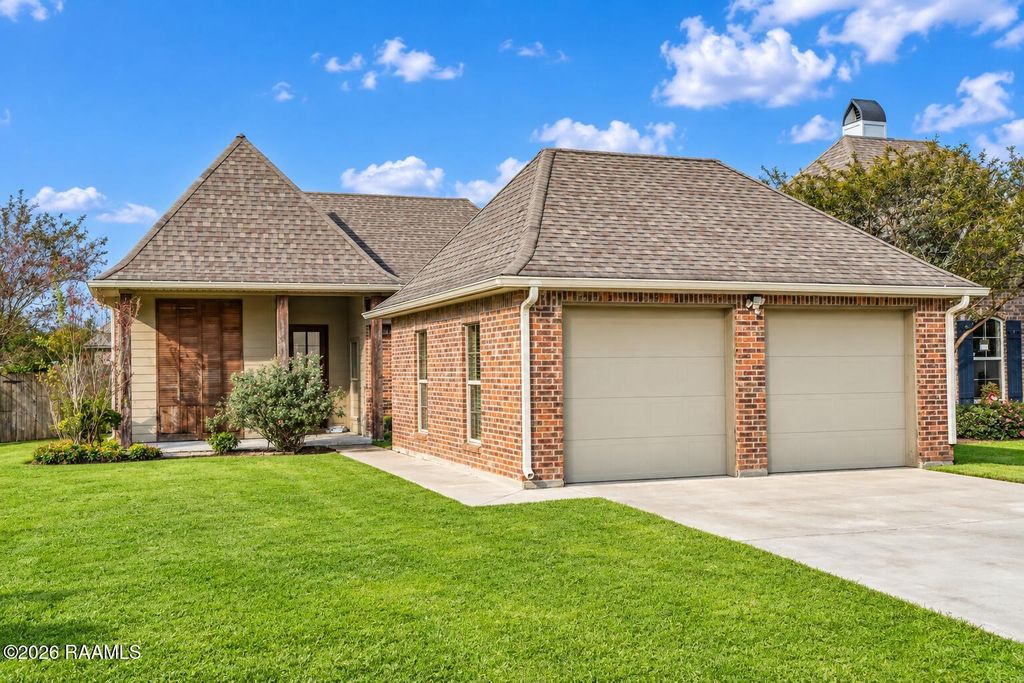 101 Tara Oak Drive, Carencro, LA 70520
