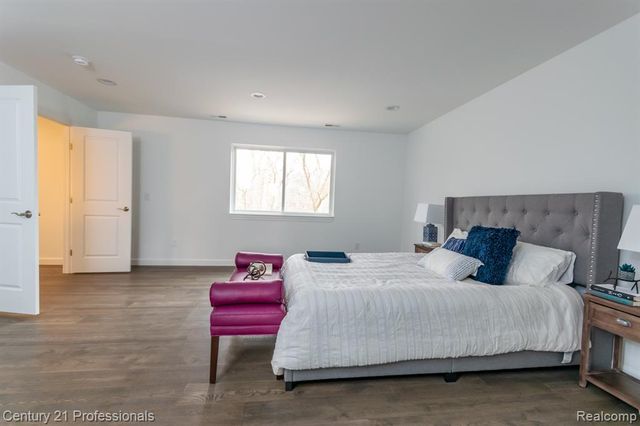 4080 Fairlane Drive, Bloomfield Hills, MI 48301