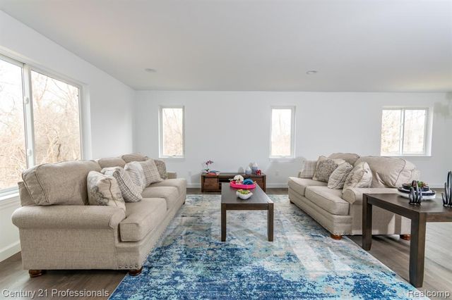 4080 Fairlane Drive, Bloomfield Hills, MI 48301