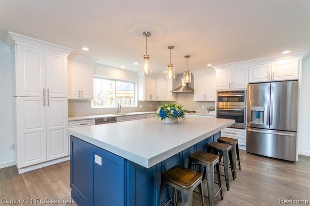4080 Fairlane Drive, Bloomfield Hills, MI 48301