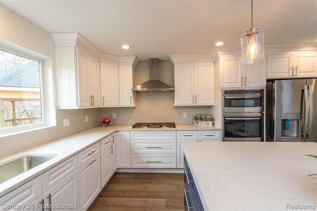 4080 Fairlane Drive, Bloomfield Hills, MI 48301