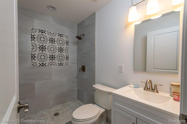 4080 Fairlane Drive, Bloomfield Hills, MI 48301