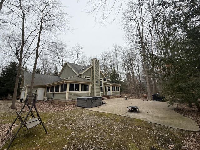 13217 Three Oaks Road, Sawyer, MI 49125