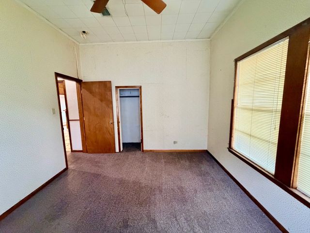1215 NW 1st Avenue, Mineral Wells, TX 76067