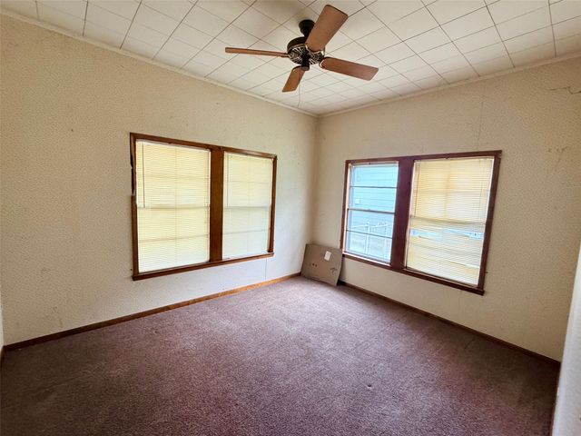 1215 NW 1st Avenue, Mineral Wells, TX 76067