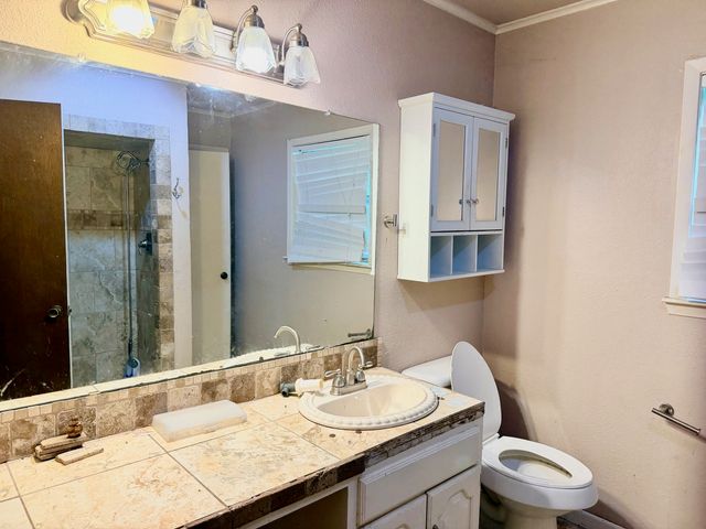 1215 NW 1st Avenue, Mineral Wells, TX 76067