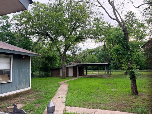 1215 NW 1st Avenue, Mineral Wells, TX 76067