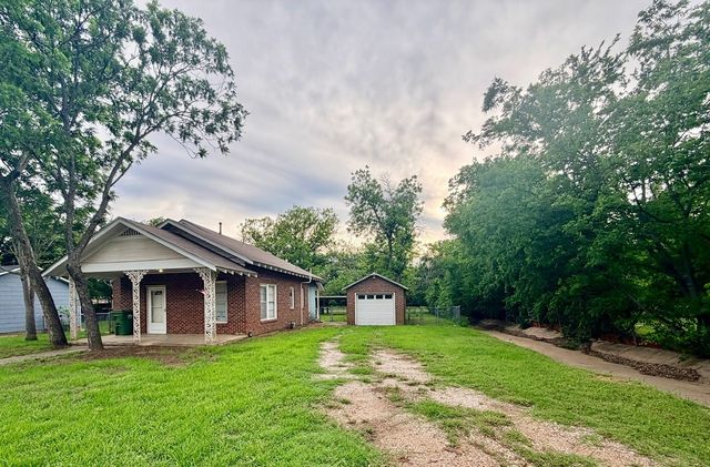 1215 NW 1st Avenue, Mineral Wells, TX 76067