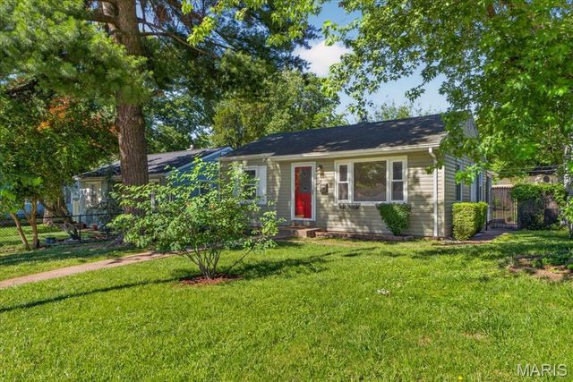 1433 Kraft Street, St Louis, MO 63139