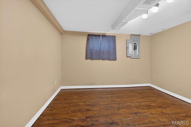 1433 Kraft Street, St Louis, MO 63139