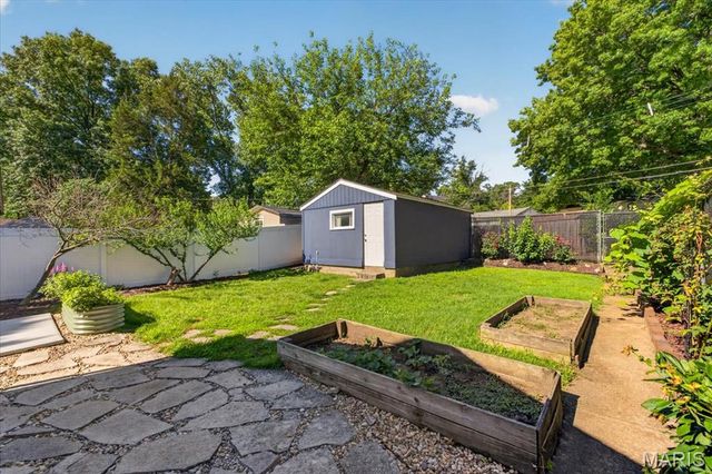 1433 Kraft Street, St Louis, MO 63139
