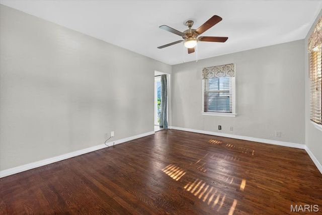 1433 Kraft Street, St Louis, MO 63139