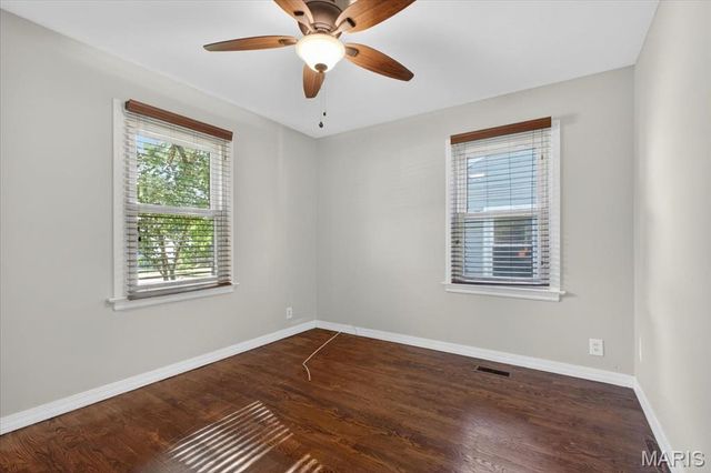 1433 Kraft Street, St Louis, MO 63139
