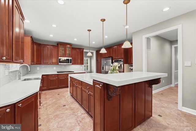 600 CORSAIR CT, Sykesville, MD 21784