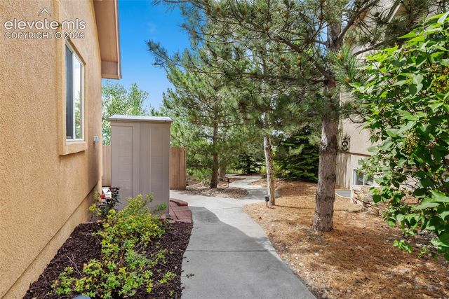 9952 Oak Knoll Terrace, Colorado Springs, CO 80920