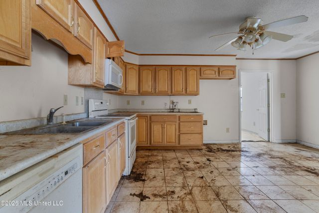 4524 Old Fort Bayou Road, Ocean Springs, MS 39564