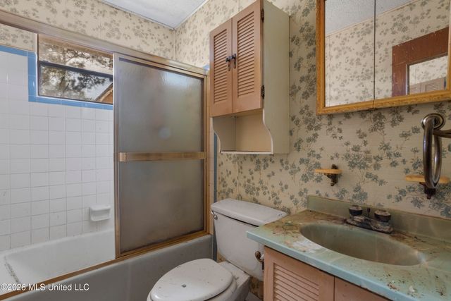 4524 Old Fort Bayou Road, Ocean Springs, MS 39564