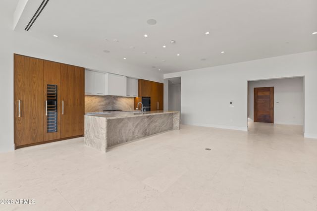 6587 N PALMERAIE Boulevard 3022, Paradise Valley, AZ 85253