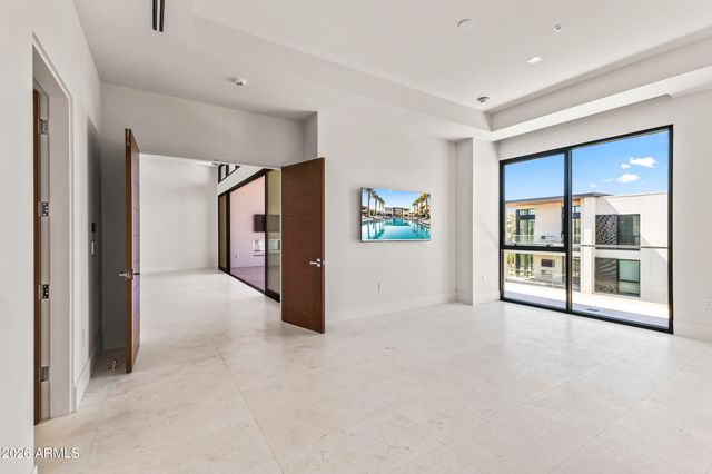 6587 N PALMERAIE Boulevard 3022, Paradise Valley, AZ 85253