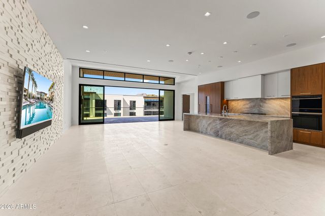 6587 N PALMERAIE Boulevard 3022, Paradise Valley, AZ 85253