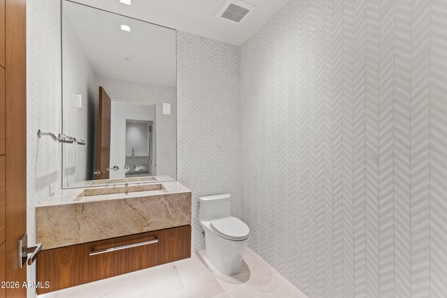 6587 N PALMERAIE Boulevard 3022, Paradise Valley, AZ 85253