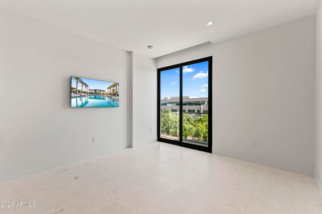 6587 N PALMERAIE Boulevard 3022, Paradise Valley, AZ 85253