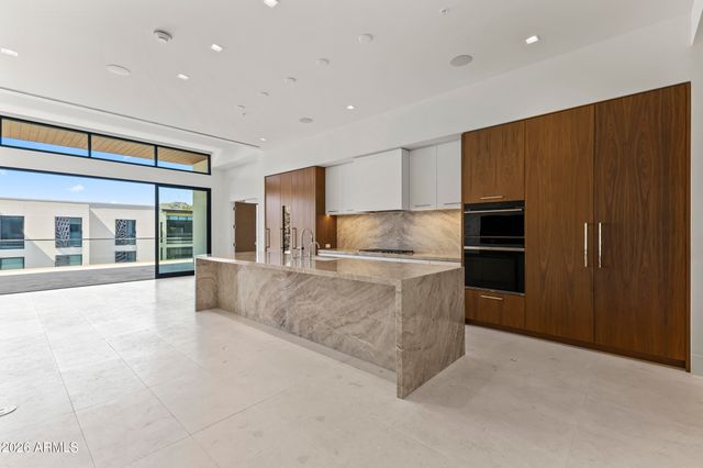 6587 N PALMERAIE Boulevard 3022, Paradise Valley, AZ 85253