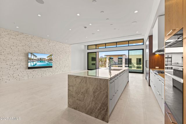 6587 N PALMERAIE Boulevard 3022, Paradise Valley, AZ 85253