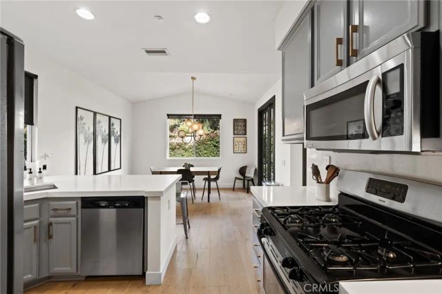 134 Monte Vista Avenue A, Costa Mesa, CA 92627