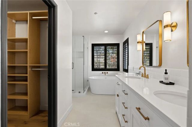134 Monte Vista Avenue A, Costa Mesa, CA 92627