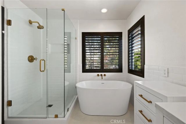 134 Monte Vista Avenue A, Costa Mesa, CA 92627