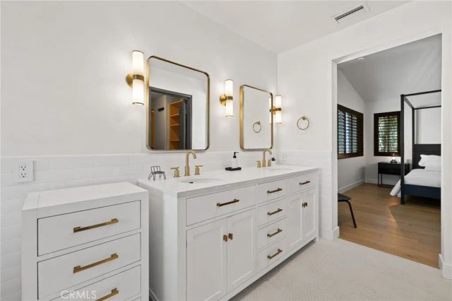 134 Monte Vista Avenue A, Costa Mesa, CA 92627