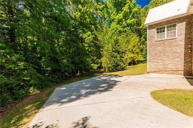 550 Oak Ridge Drive, Oxford, GA 30054