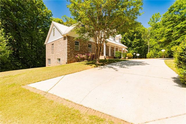 550 Oak Ridge Drive, Oxford, GA 30054