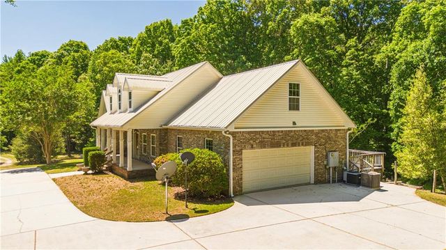 550 Oak Ridge Drive, Oxford, GA 30054
