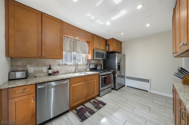 40 John St, Cranford Twp., NJ 07016