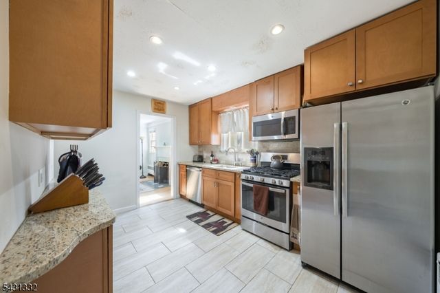 40 John St, Cranford Twp., NJ 07016