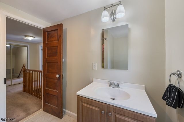 40 John St, Cranford Twp., NJ 07016