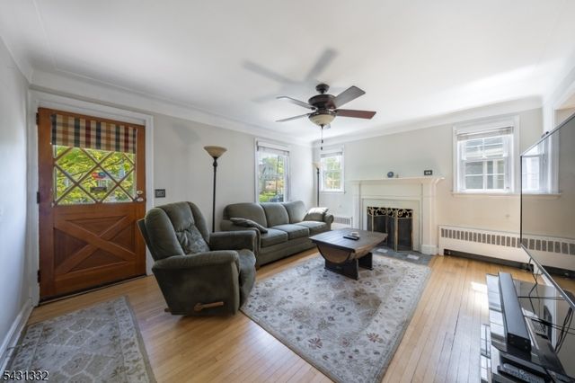 40 John St, Cranford Twp., NJ 07016