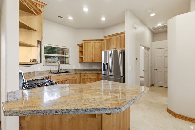 720 E MEADOW LN, Washington, UT 84780