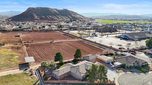 720 E MEADOW LN, Washington, UT 84780