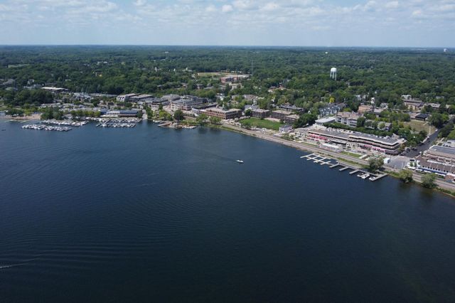 148X Ridgeview Lane, Wayzata, MN 55391