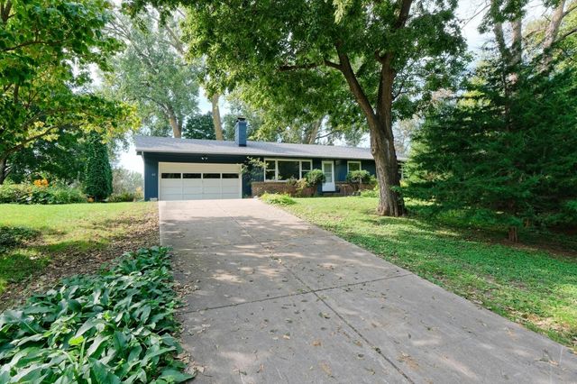 148X Ridgeview Lane, Wayzata, MN 55391