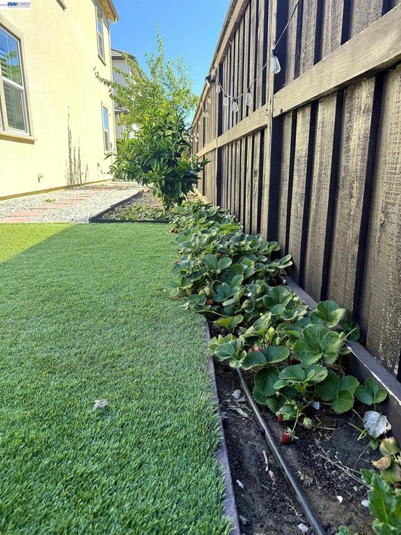 Image 18 of property listing at 18005 reunion ct, Lathrop, CA 95330