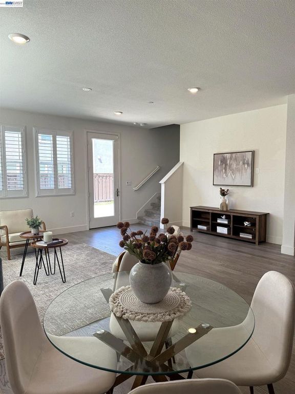 Image 3 of property listing at 18005 reunion ct, Lathrop, CA 95330