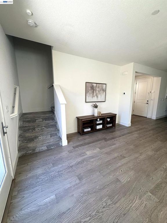 Image 8 of property listing at 18005 reunion ct, Lathrop, CA 95330