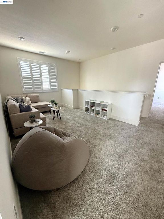 Image 9 of property listing at 18005 reunion ct, Lathrop, CA 95330