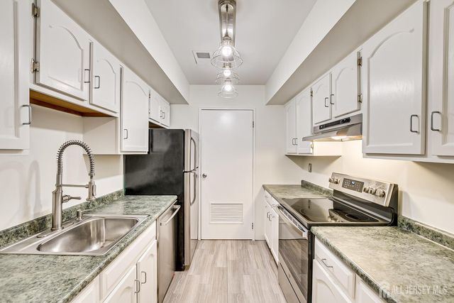 30 Prospect Street, Metuchen, NJ 08840