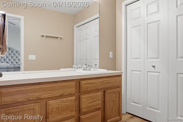 26625 Kirkway Circle, Woodhaven, MI 48183